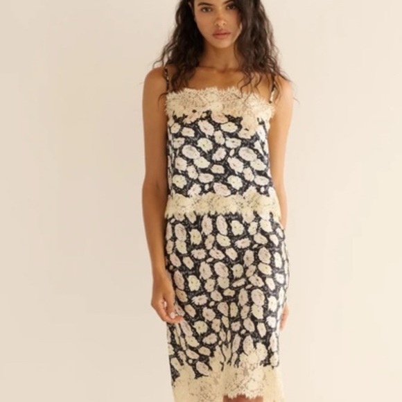 Doen Silk and Lace Trim Floral Cami Top, Size M - Picture 4 of 8